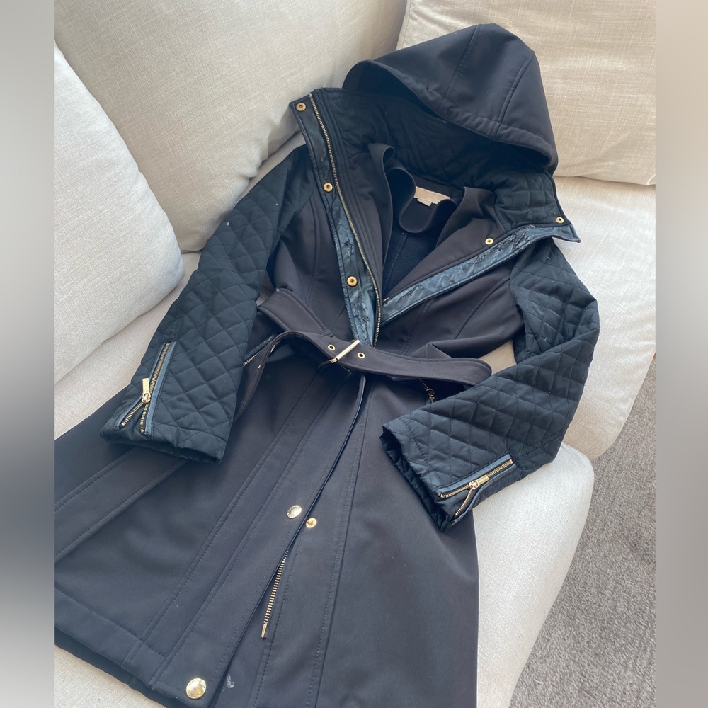 Michael kors petite quilted rain jacket petite XS. Removable hood. Beautiful